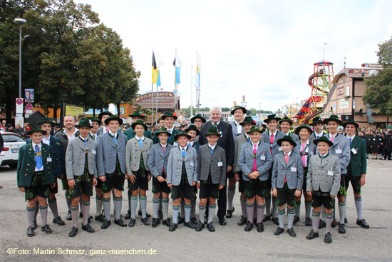 Horst Seehofer beim Trachten- und Schützenzug 2017 (©Foto: Martin Schmitz)